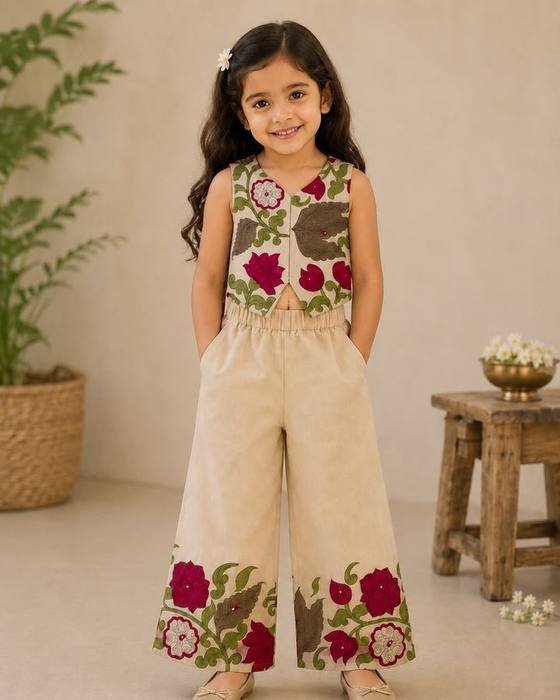 Green Floral-applique Vest Top Kids Wear