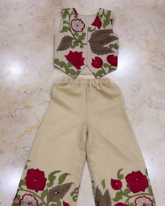 Green Floral-applique Vest Top Kids Wear