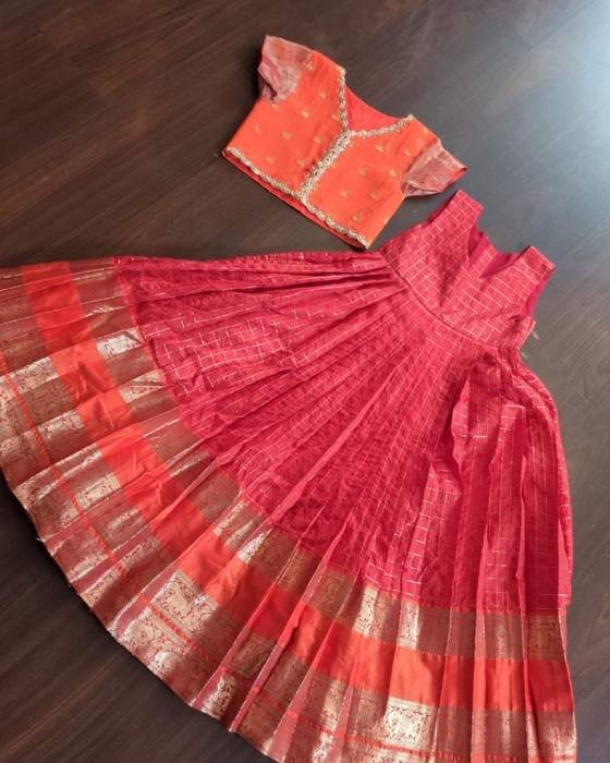 Elegant Coral-pink Pleated Skirt